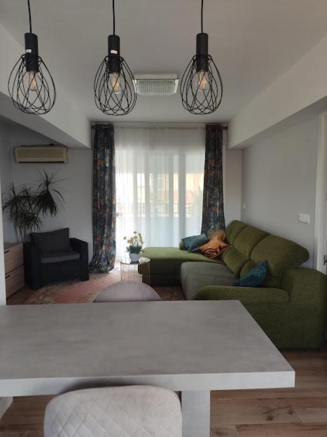 Mi Casa Es Tu Casa Apartment Seville Luaran gambar