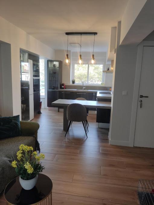 Mi Casa Es Tu Casa Apartment Seville Luaran gambar